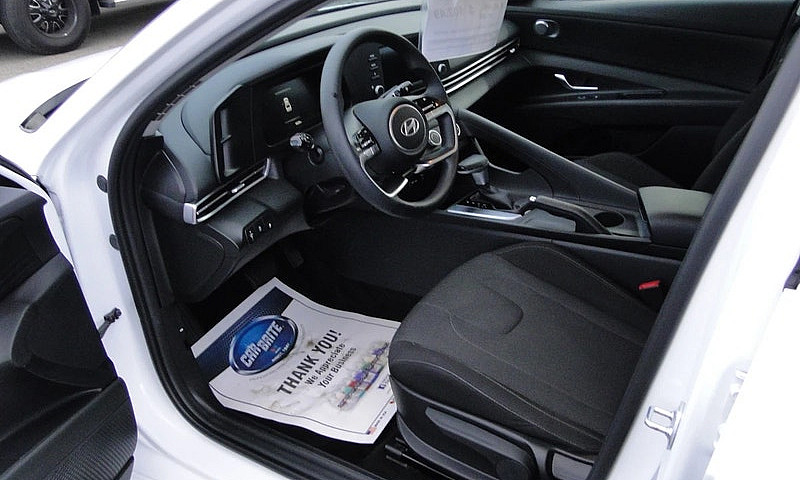 2022 Hyundai Elantra...