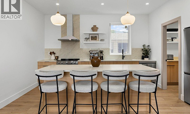 1506 39A Avenue Unit...