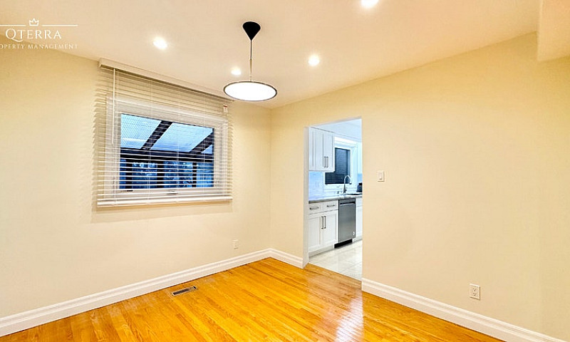 4 Beds | 2.5 Baths |...