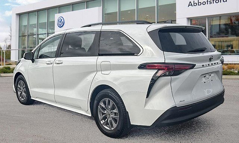 2022 Toyota Sienna...
