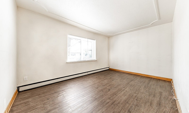1017 Corydon Ave- Ha...