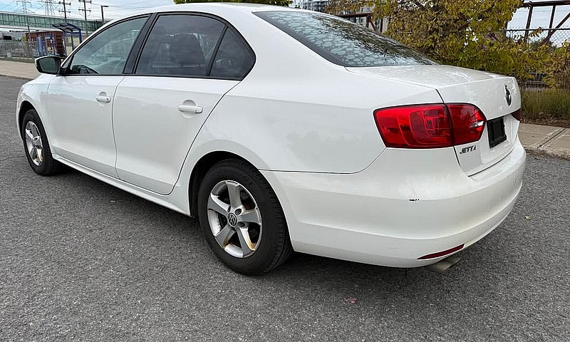 2014 Volkswagen Jett...