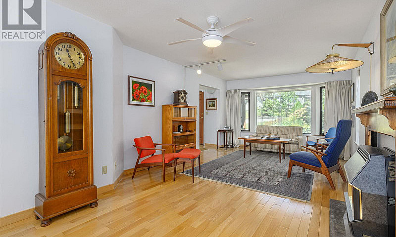 513 E 5Th Street Nor...