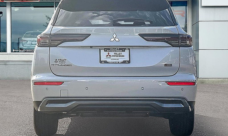 2026 Mitsubishi Outl...