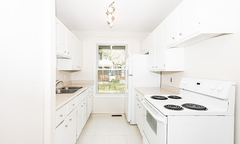 75 Oak Park Walk - T...