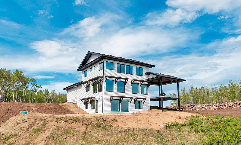 38 Acres ~ 2 Story H...