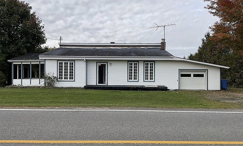 $329,000 - Split Lev...