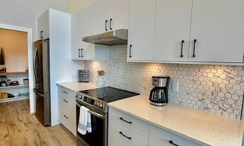 650 Arrowsmith Ridge...
