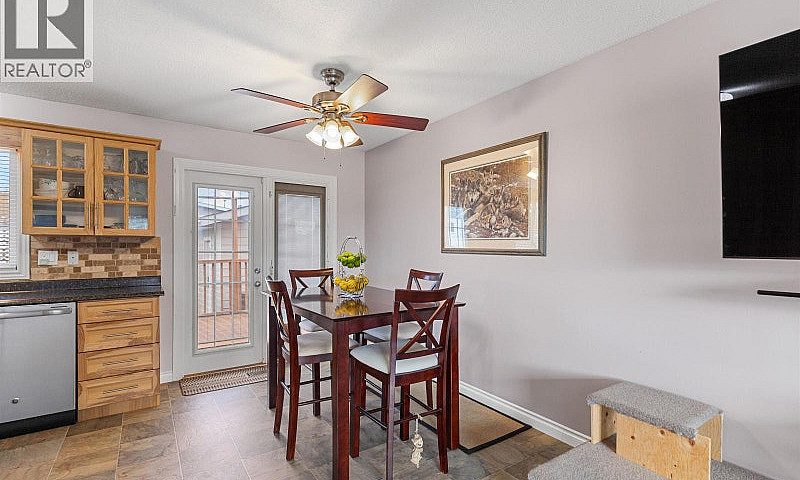 2819 Willingdon Stre...