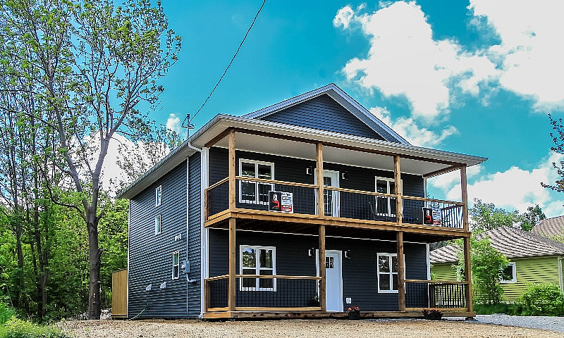 Newly Built Beauty I...