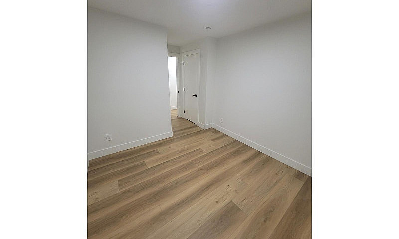 7530 205A Street Lan...