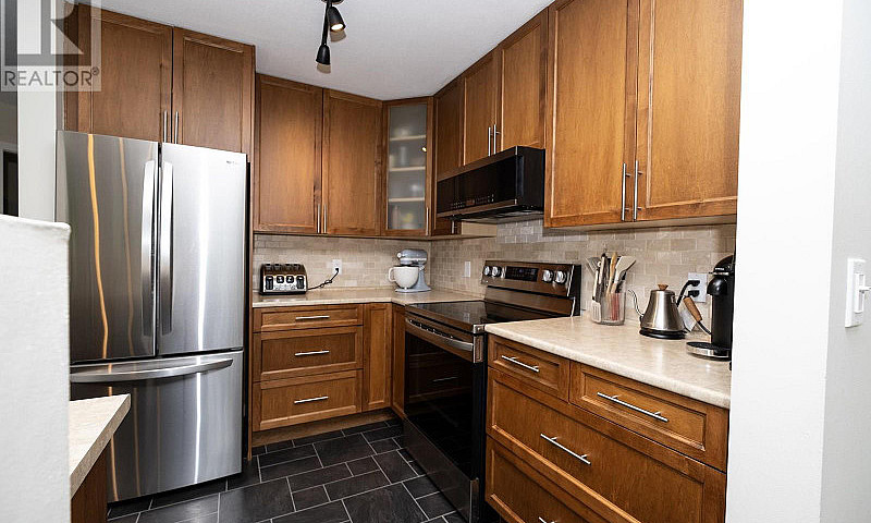 1 756 Gibsons Way Gi...