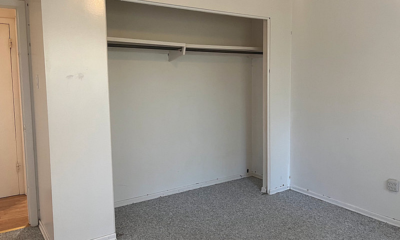 Ross Drive 2 Bed 1 B...