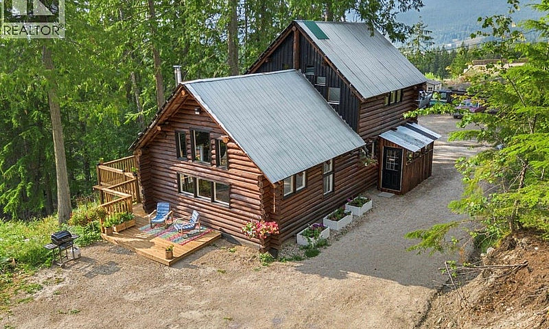 760 Kangaroo Trail N...