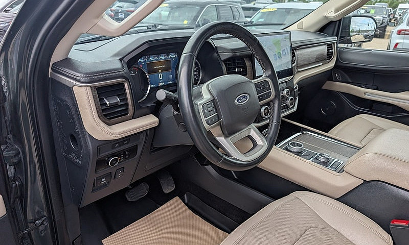 2023 Ford Expedition...