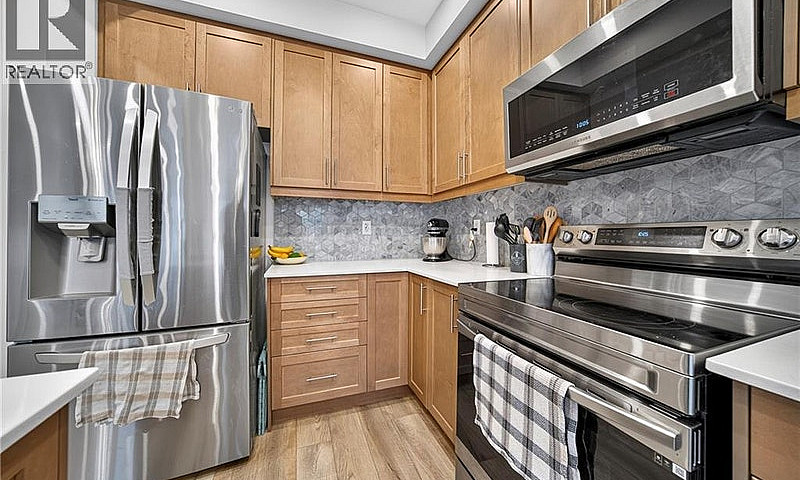 33 Bellhouse Avenue ...