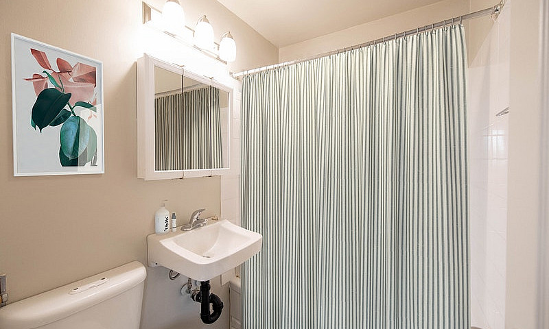 One-Bedroom Suite Av...