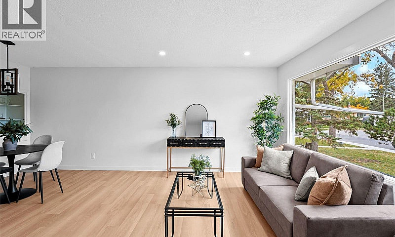 5004 1St Avenue Regi...