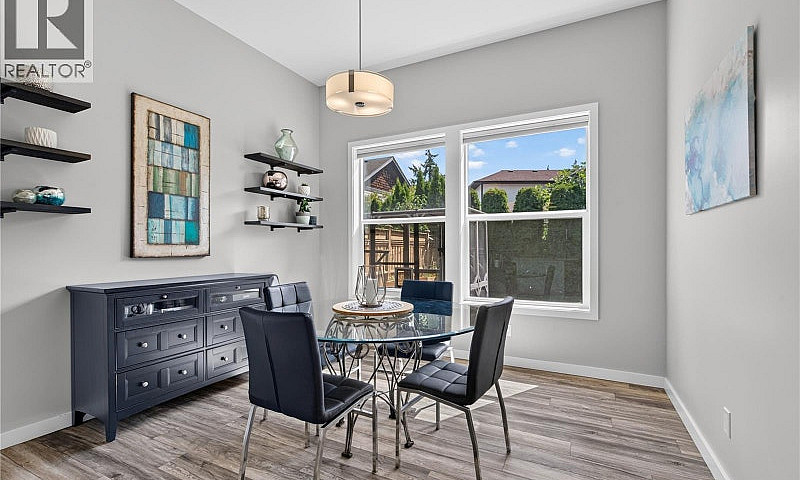 923 Randall Pl Langf...