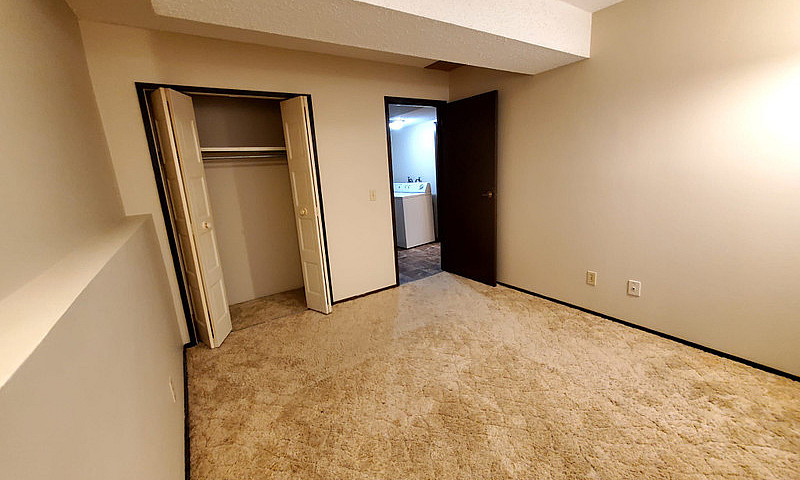 April Rent Free!! Be...