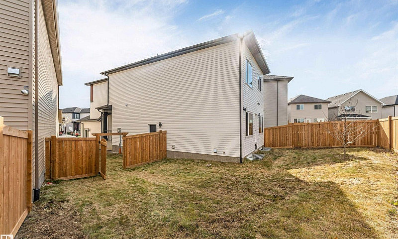 1428 11 Av Nw Edmont...
