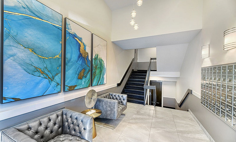 Lakeview Apartments ...