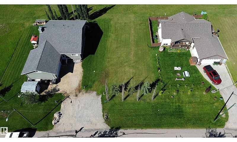 106 1 St Rural Lac S...