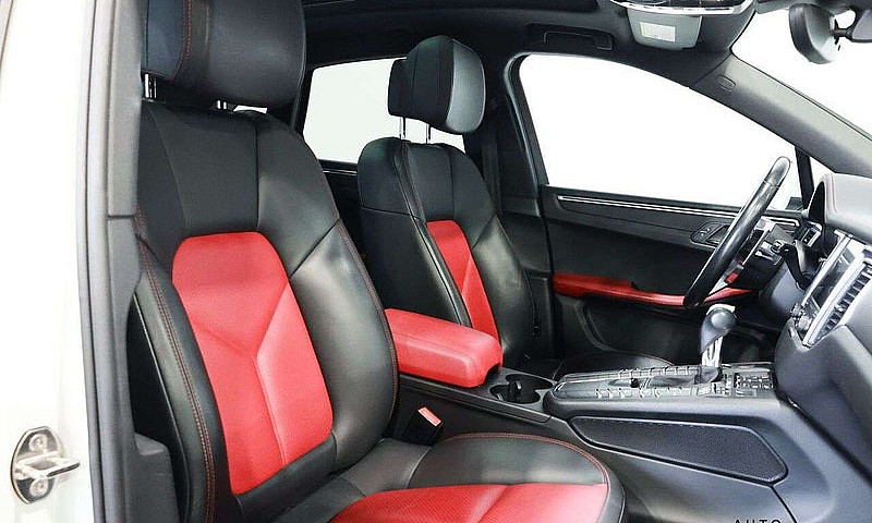 2017 Porsche Macan S...