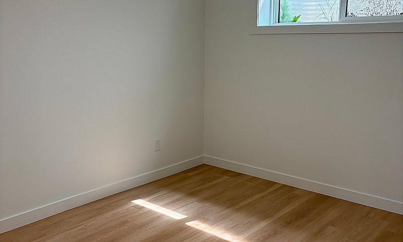 1 Bed 1 Bath Brand N...