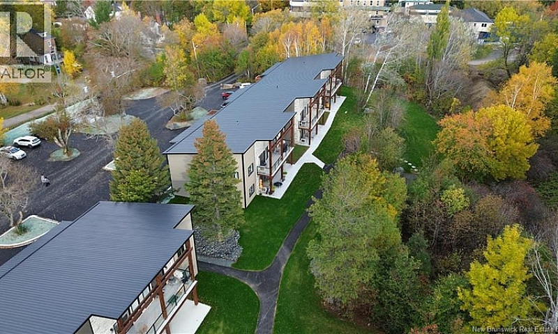 1200 Golden Park Cre...