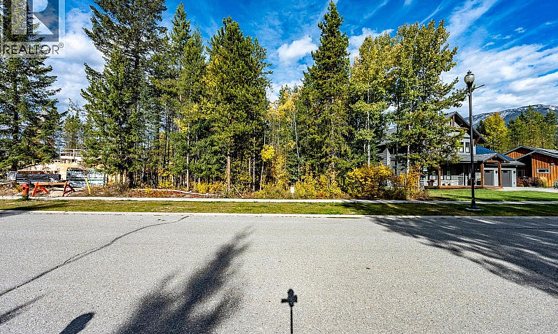 1520 Quartz Crescent...