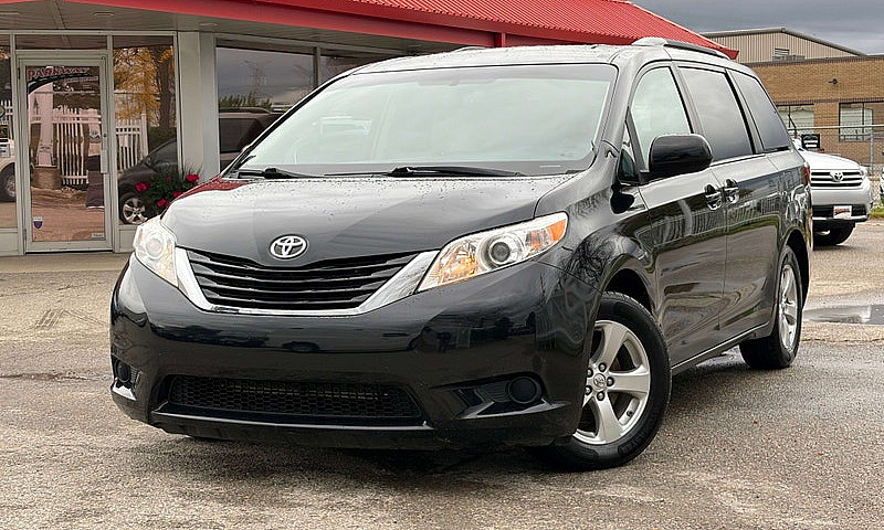 2017 Toyota Sienna L...