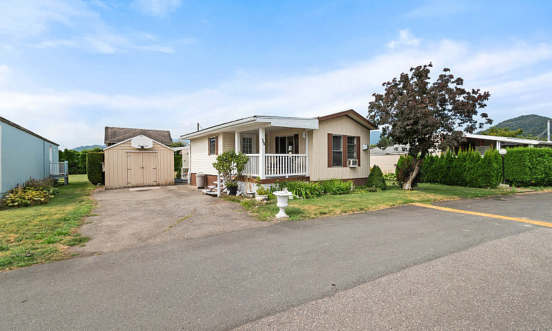 Charming 2-Bedroom D...