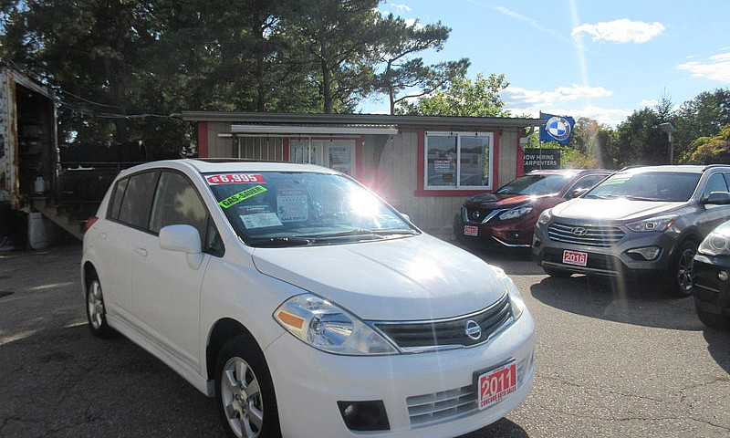 2011 Nissan Versa 1....