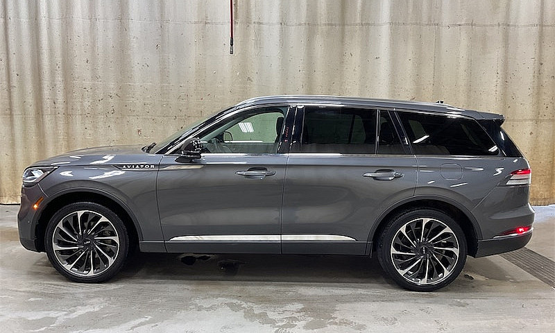 2022 Lincoln Aviator...