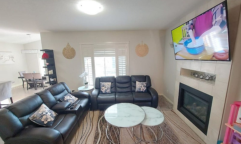 Spacious 4-Bedroom W...