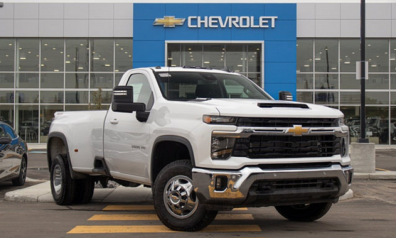 2025 Chevrolet Silve...