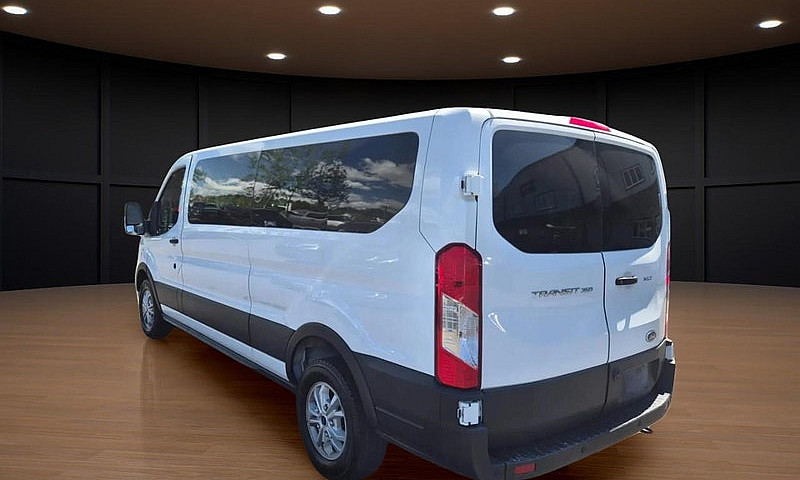 2022 Ford Transit-35...