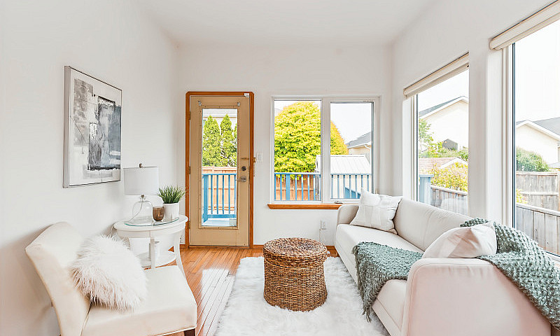 House For Sale 33 Br...