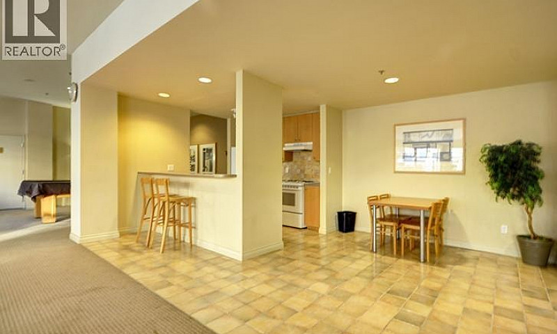 305 8460 Granville S...