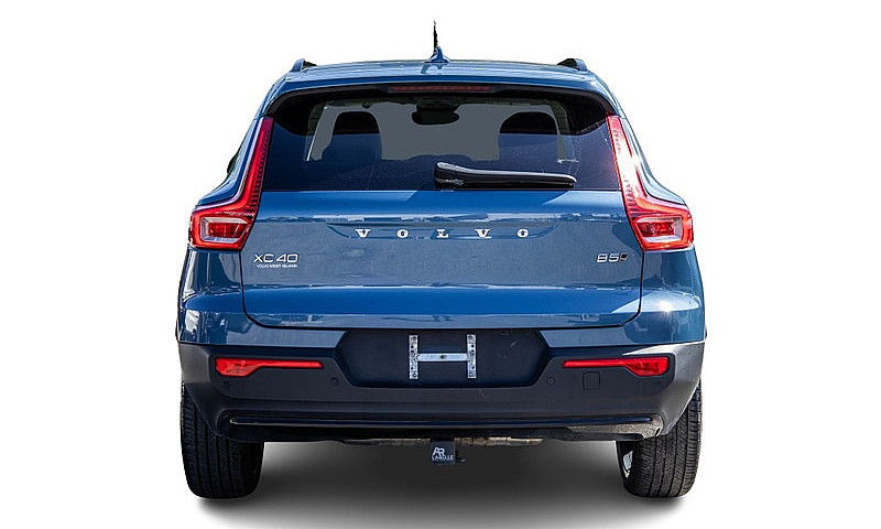 2023 Volvo Xc40...