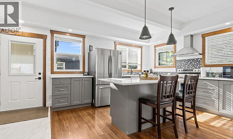 98 2Nd Avenue Nw Nak...
