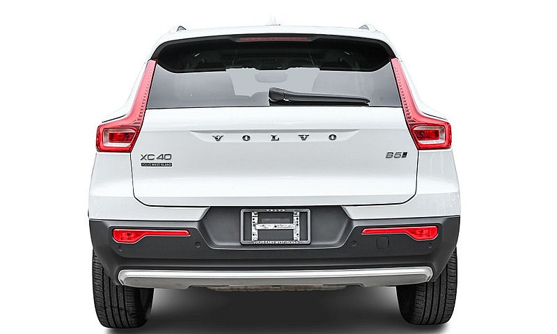 2024 Volvo Xc40...