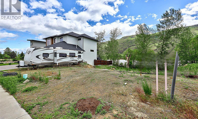 2728 Beachmount Cres...