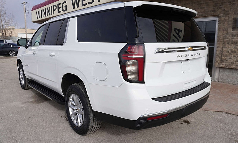 2023 Chevrolet Subur...
