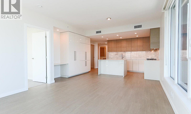 4901 2108 Gilmore Av...