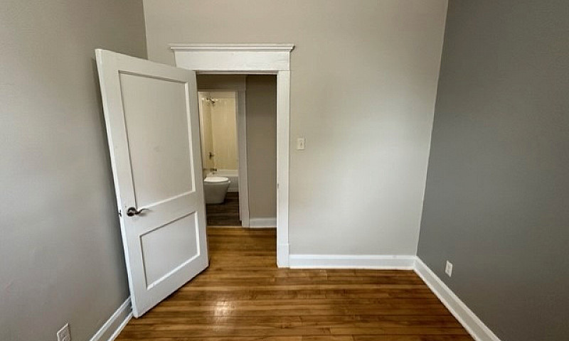 Rare Find - 3 Br Ava...