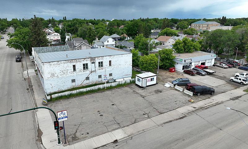 401 Lillooet St W Mo...