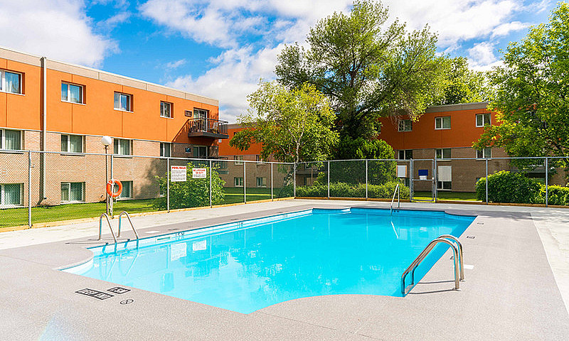 Spacious 2 Bedroom S...