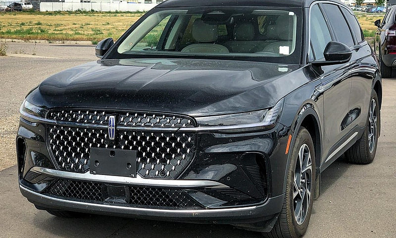 2025 Lincoln Nautilu...